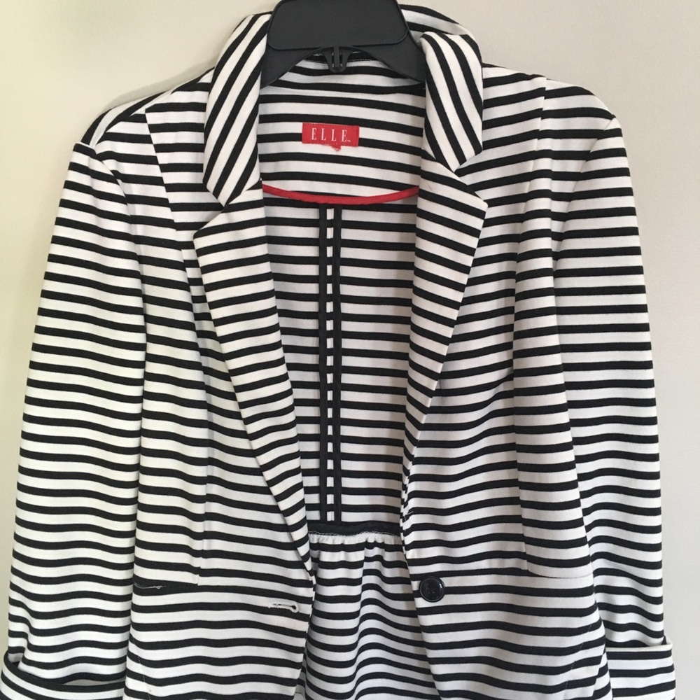 Elle suit jacket